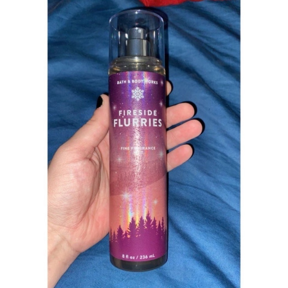💙 3 for $40 Bath and Body Works Body spray- Fireside Flurries